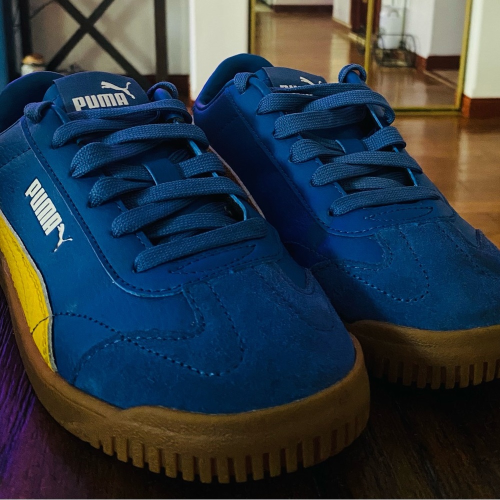 PUMA Blue and Yellow Sneakers, European 35.5 
Approximate US womens size 5.5